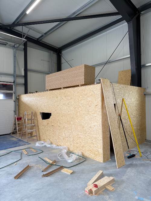 Hallenbau komplett - Vorher